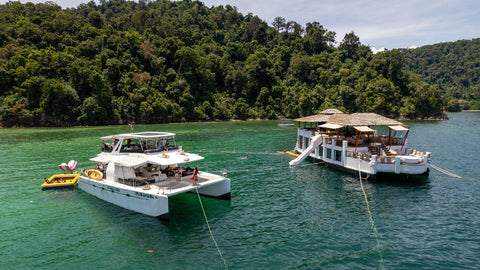 Yacht Island Cruise - Tunku Abdul Rahman Park 5 Islands + Floating Club House @ Gaya Island
